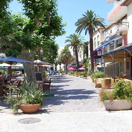 T2 En Bord De Mer Avec Parking Au Lavandou - Fr-1-251-800 * Le Lavandou