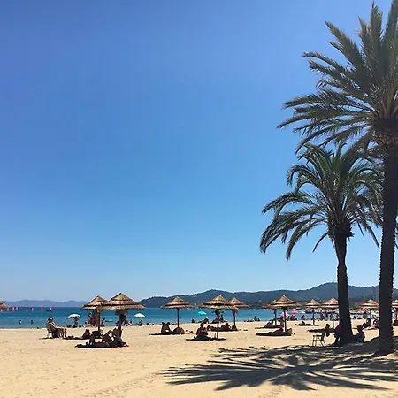 T2 En Bord De Mer Avec Parking Au Lavandou - Fr-1-251-800 * Le Lavandou